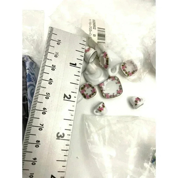 Lot of 8 Miniature Dollhouse Tea Serving Set Tiny Plates Cups Glasses - Picture 4 of 16